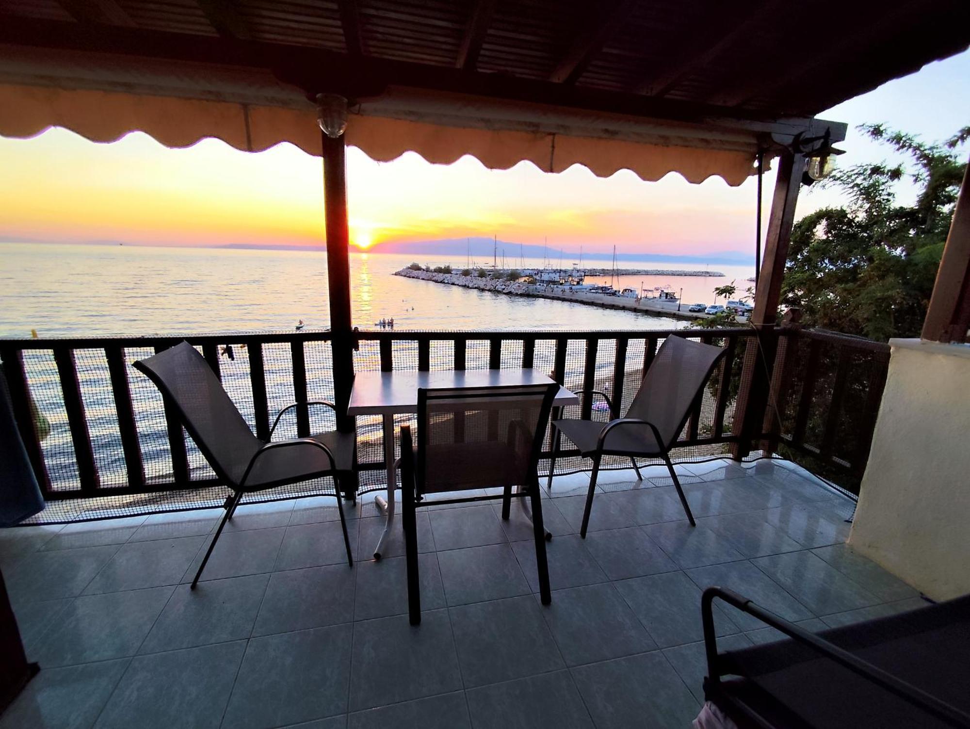 Beachfront Apartment Thassos Skála Kallirákhis エクステリア 写真